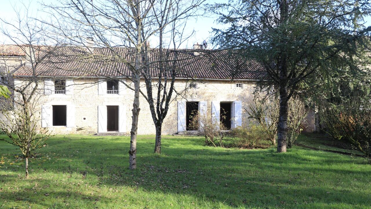 maison 7 pièces 266 m2 à vendre à Limalonges (79190)