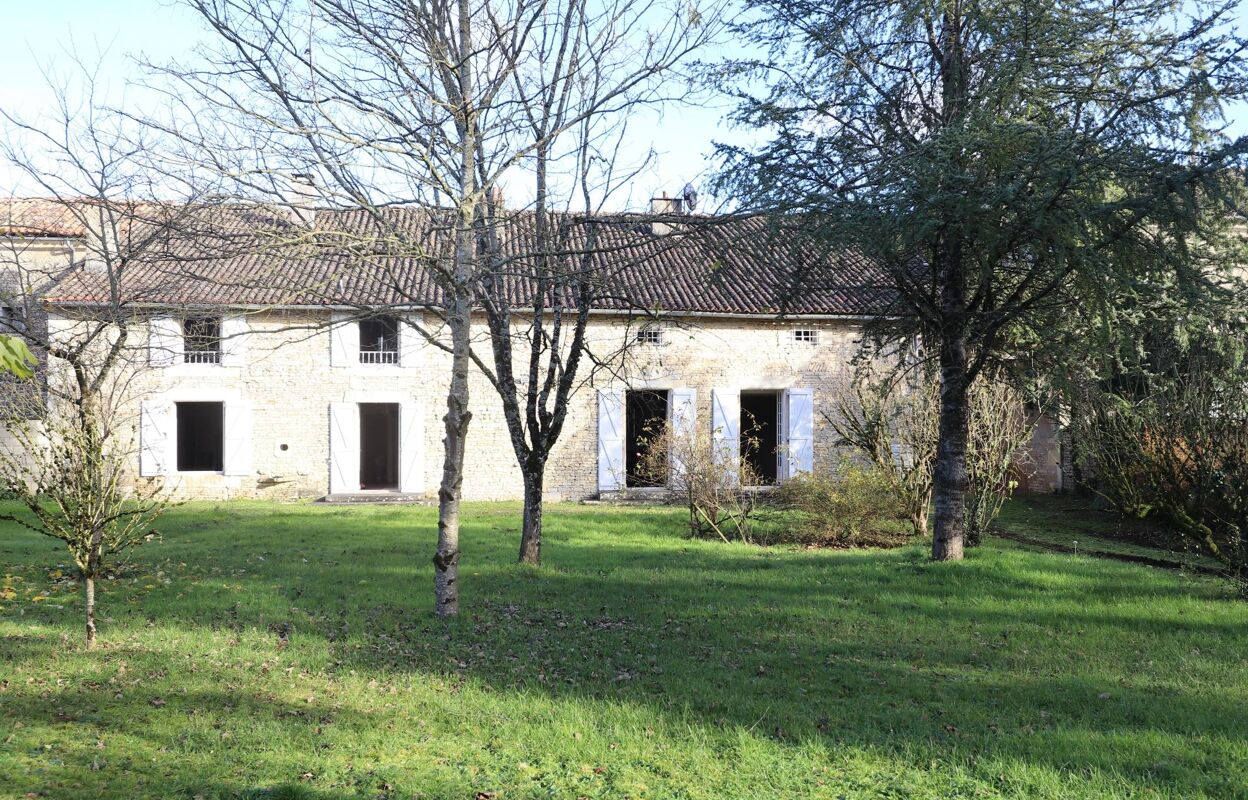 maison 7 pièces 266 m2 à vendre à Limalonges (79190)