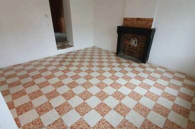 Maison  650 €