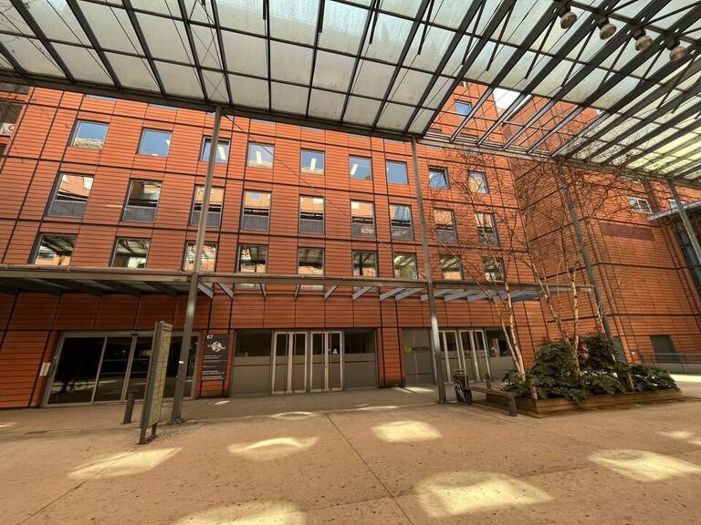 BUREAUX à LOUER — photo 1