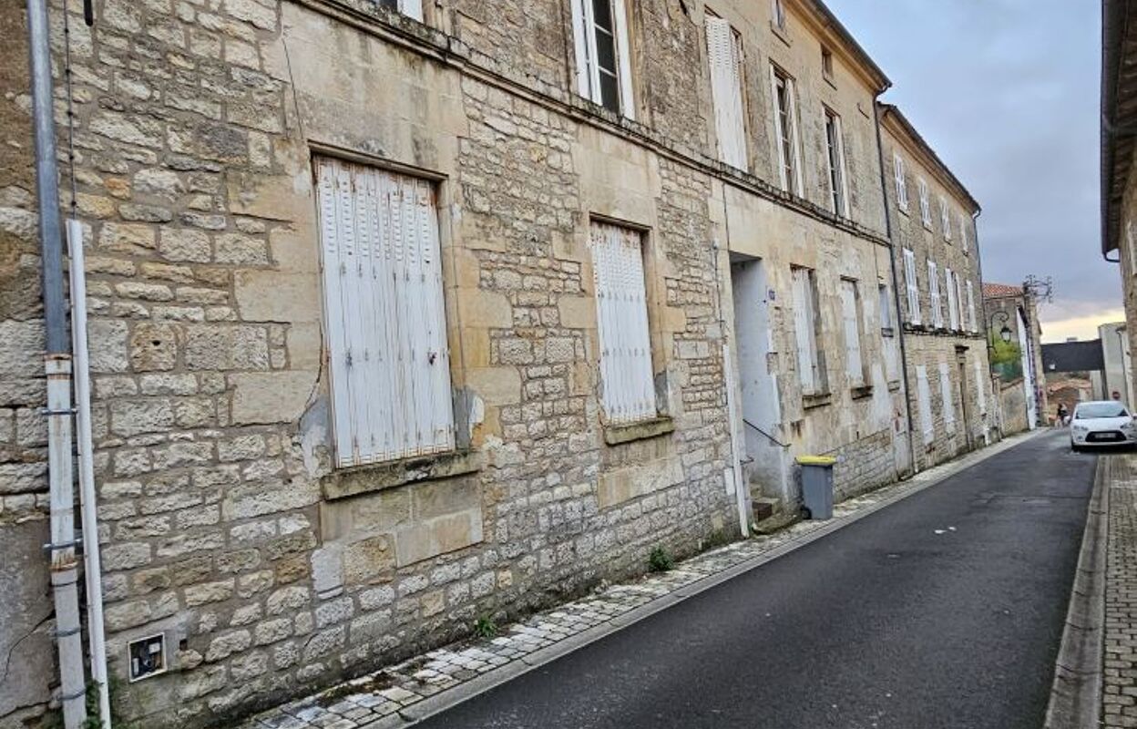 maison 8 pièces 220 m2 à vendre à Fontenay-le-Comte (85200)