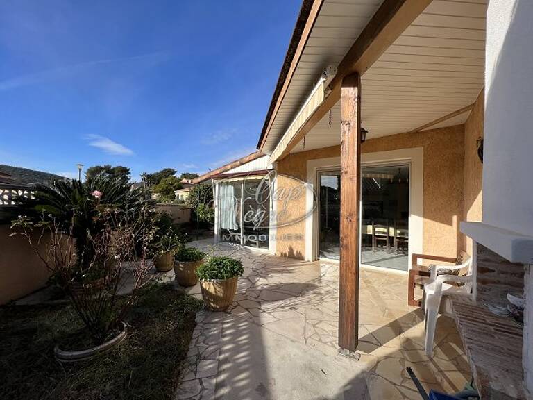Maison située dans une impasse calme à quelques pas de la plage — photo 1