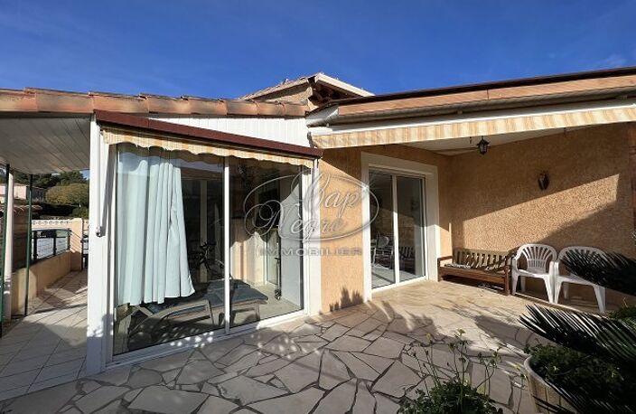 Maison située dans une impasse calme à quelques pas de la plage — photo 2