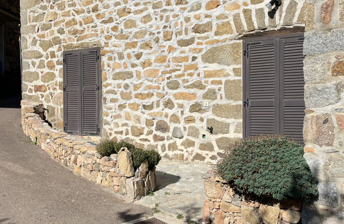 Vente Maison de village en pierres de taille, vue dégagée. — photo 5