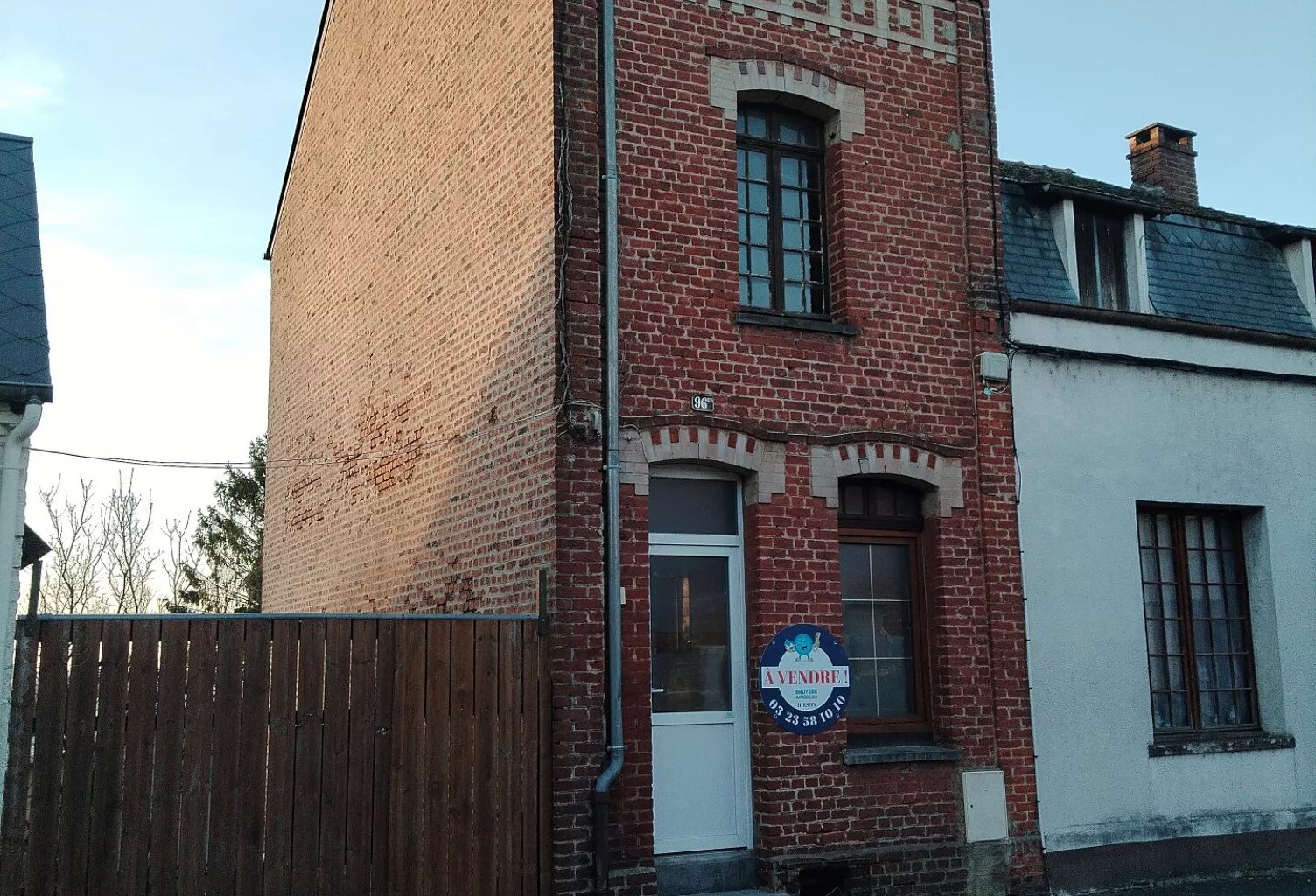 Exclusivité BRUYERE IMMOBILIER Maison à rénover — photo 1