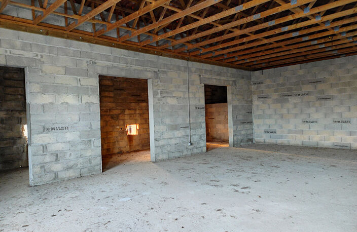 A vendre 3 entrepôts et 600 m2 bureaux à Coutras — photo 2
