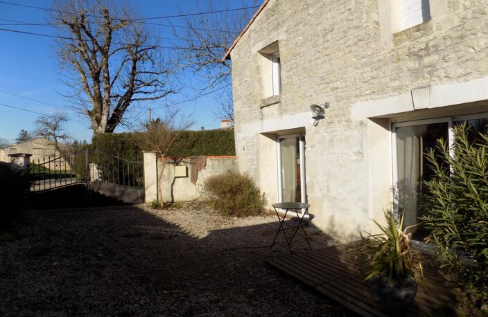 Maison à louer de 98.38m²  à BEAUVOIR SUR NIORT. — photo 2