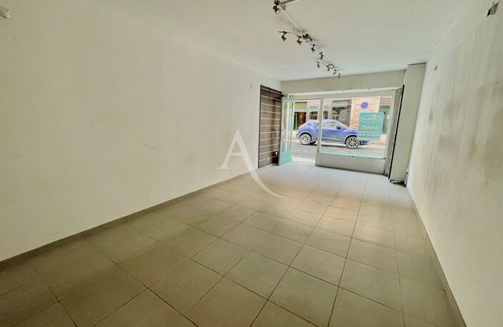 Local commercial de 29m² en plein centre de l'Isle-Jourdain — photo 2
