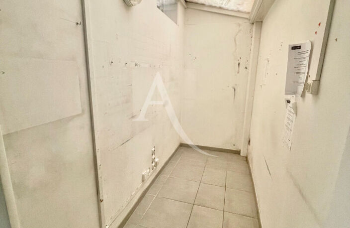 Local commercial de 29m² en plein centre de l'Isle-Jourdain — photo 4