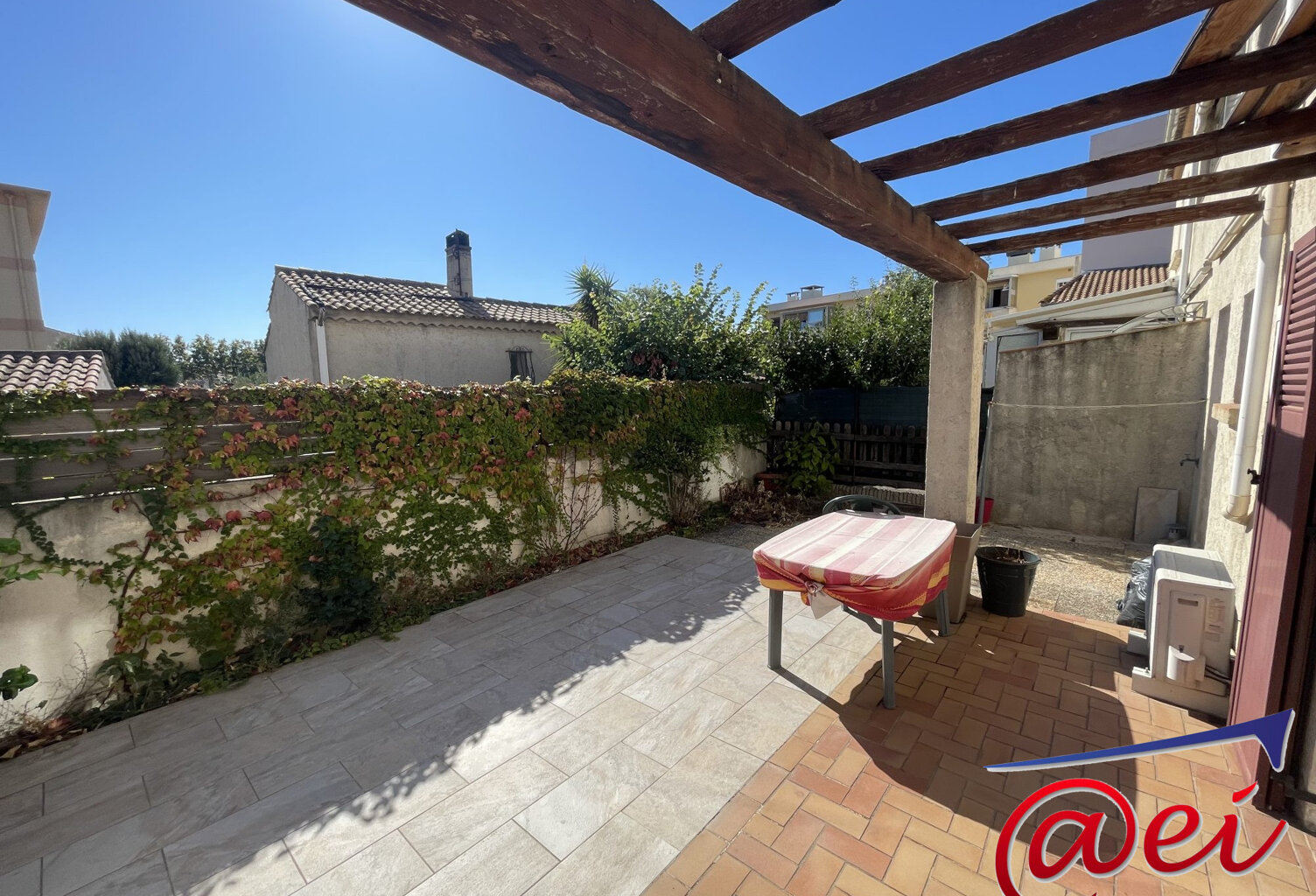 Maison de ville avec extérieur - idéalement située — photo 1