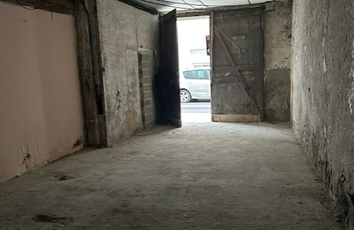 Nay hyper centre garage de 50m² — photo 2