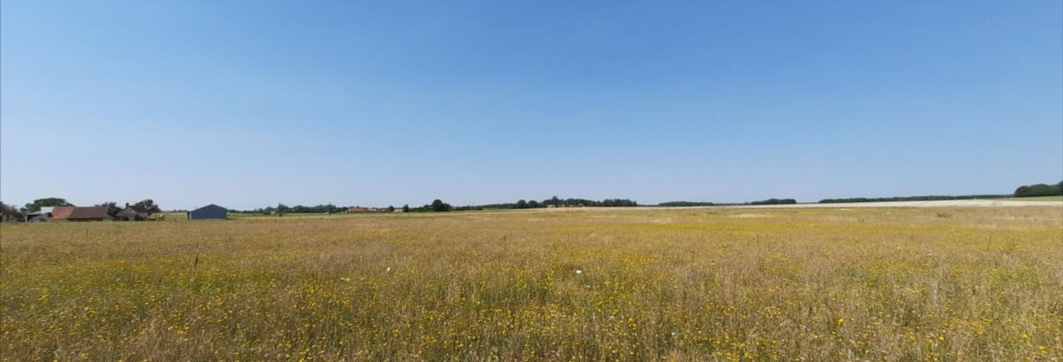 Terrain  1070000 m² à vendre à Anjouin (36210)