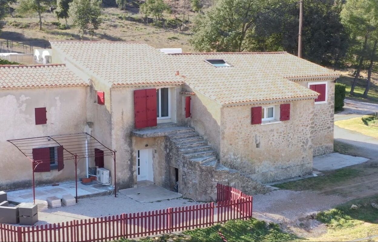 Vente maison 10 pièces 220 m² Peyrolles-en-Provence (13860)