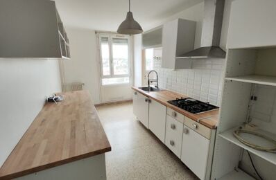 location appartement 750 € CC /mois à proximité de Beaucaire (30300)