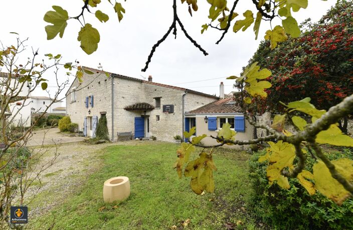 A VALLANS Maison en pierre 186m² — photo 2