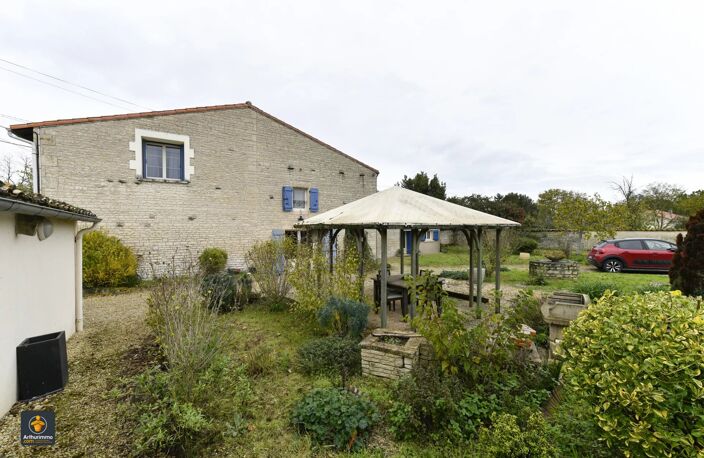 A VALLANS Maison en pierre 186m² — photo 3
