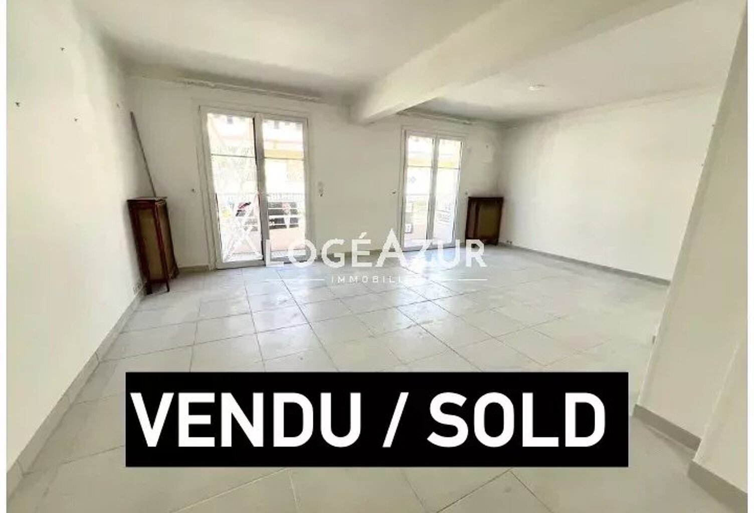 VENTE APPARTEMENT 2 CHAMBRES - GARAGE -  ANTIBES CENTRE VILLE - — photo 1