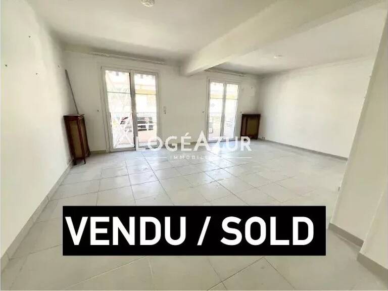 VENTE APPARTEMENT 2 CHAMBRES - GARAGE -  ANTIBES CENTRE VILLE - — photo 1