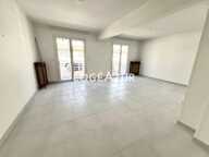 VENTE APPARTEMENT 2 CHAMBRES - GARAGE -  ANTIBES CENTRE VILLE - — photo 2
