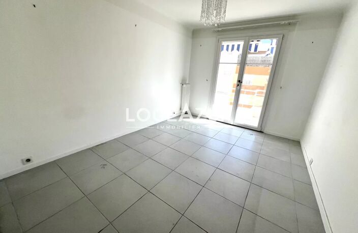 VENTE APPARTEMENT 2 CHAMBRES - GARAGE -  ANTIBES CENTRE VILLE - — photo 4