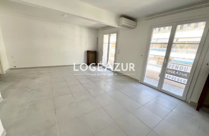 VENTE APPARTEMENT 2 CHAMBRES - GARAGE -  ANTIBES CENTRE VILLE - — photo 5