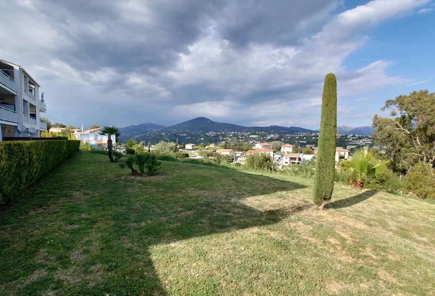Terrain Saint Antoine de Ginestière avec permis 140 m2 — photo 1