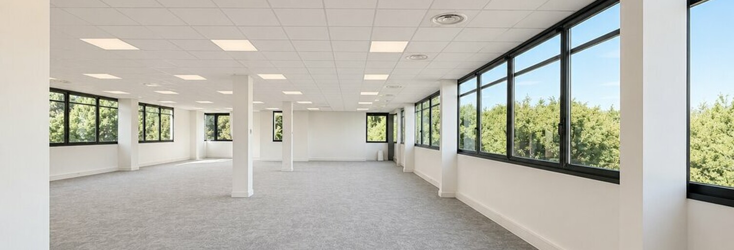 Bureau  1374 m² à louer à Saint-Priest (69800)