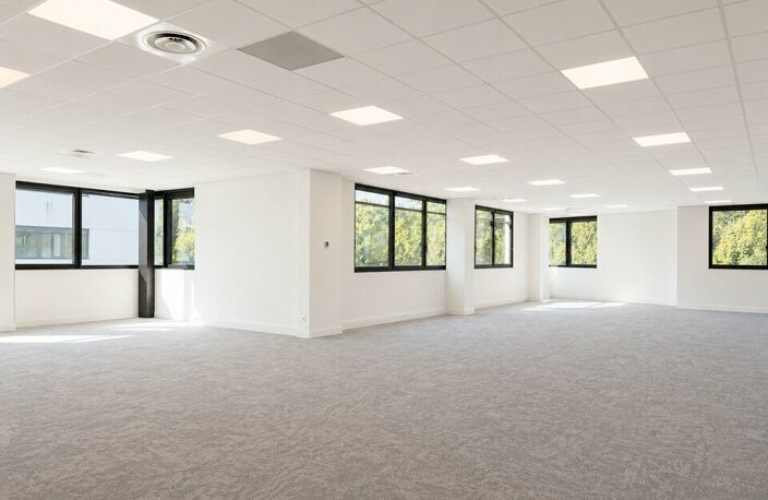 BUREAUX à LOUER — photo 2