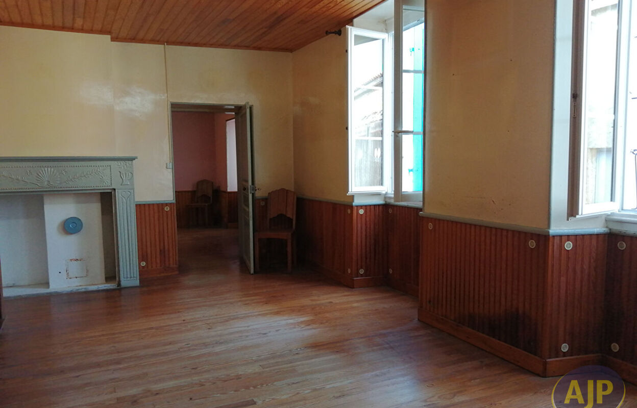 maison 4 pièces 160 m2 à vendre à Beurlay (17250)