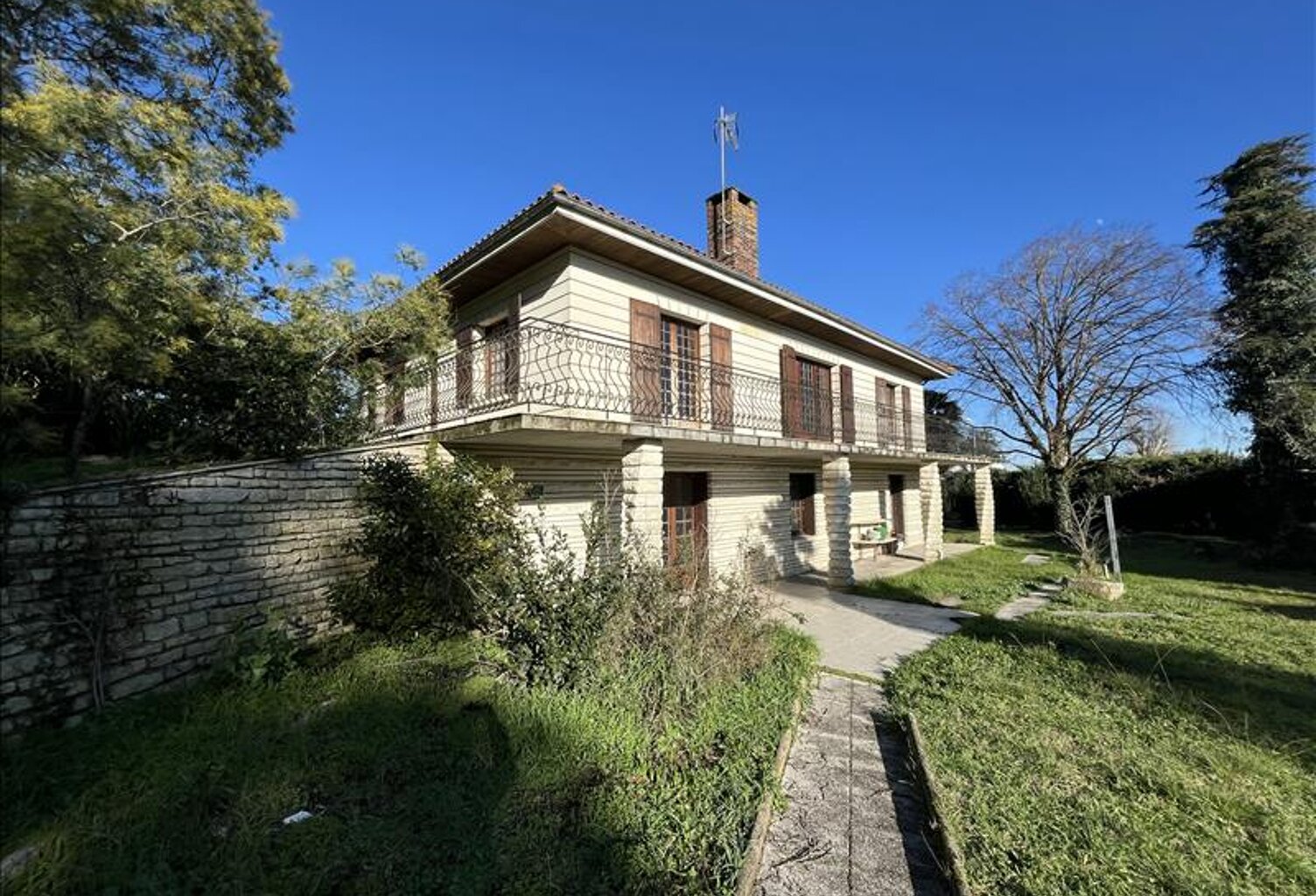 Maison en pierre de 9 pièces principales — photo 1