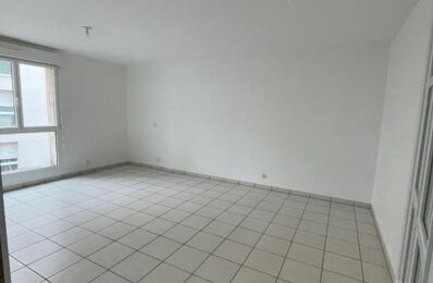 location appartement 822 € CC /mois à proximité de Camblanes-Et-Meynac (33360)
