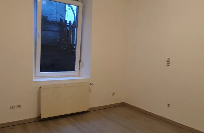 Location appartement  90 m² à Fourmies (59610) — photo 2