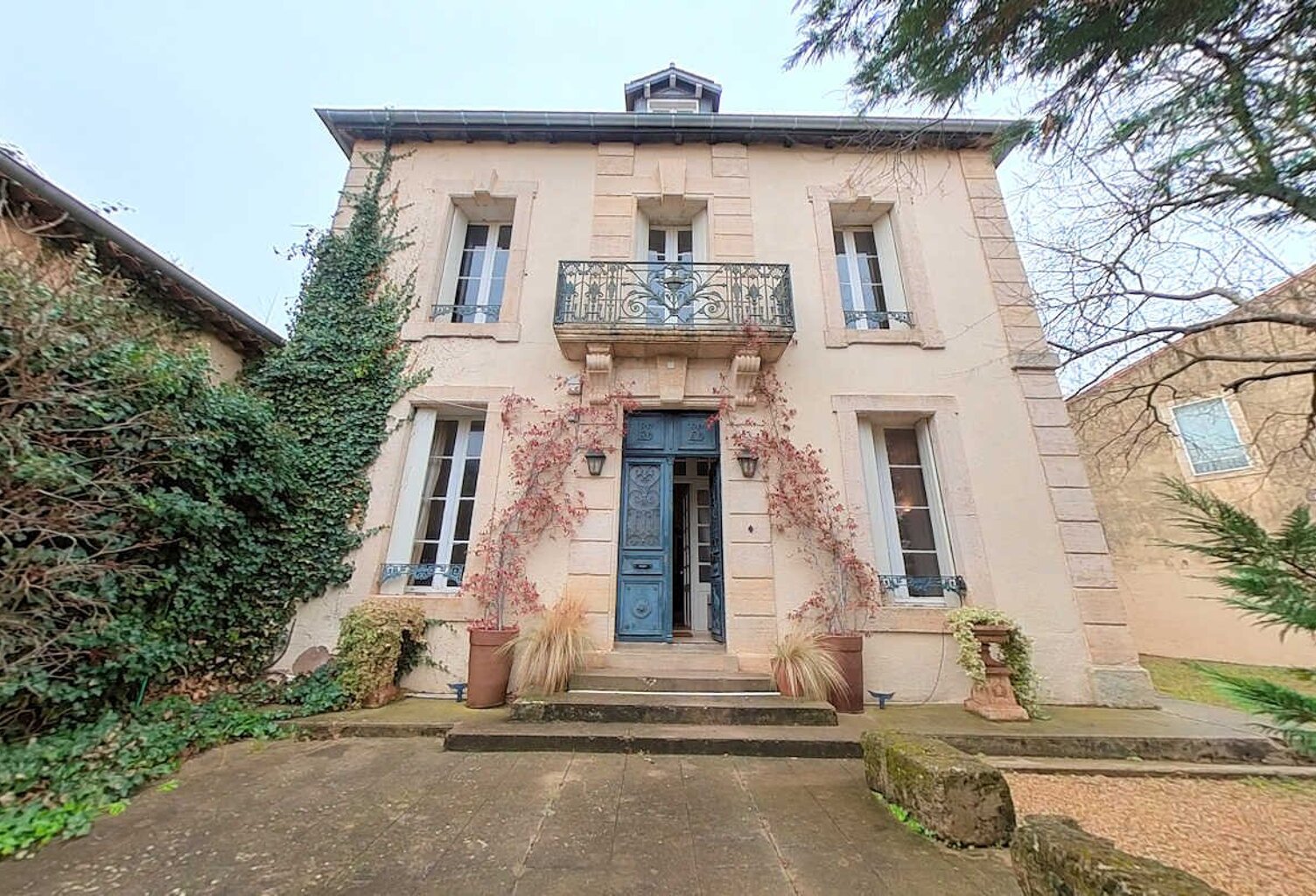 Maison du Maitre près de Pezenas avec jardin et piscine. — photo 1