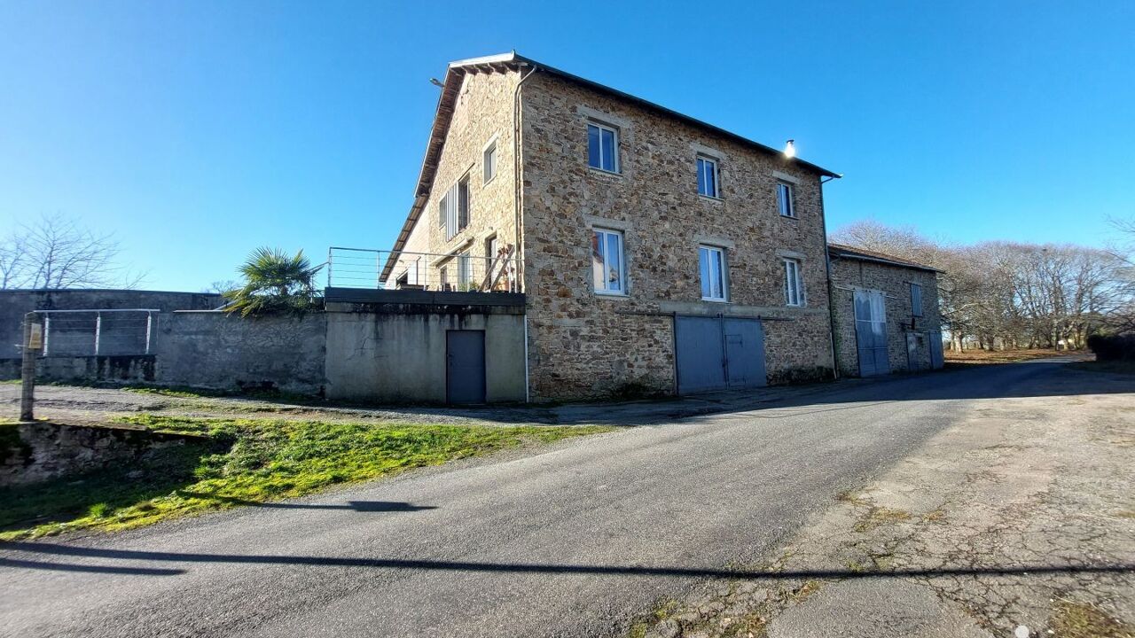 maison 8 pièces 255 m2 à vendre à Saint-Auvent (87310)