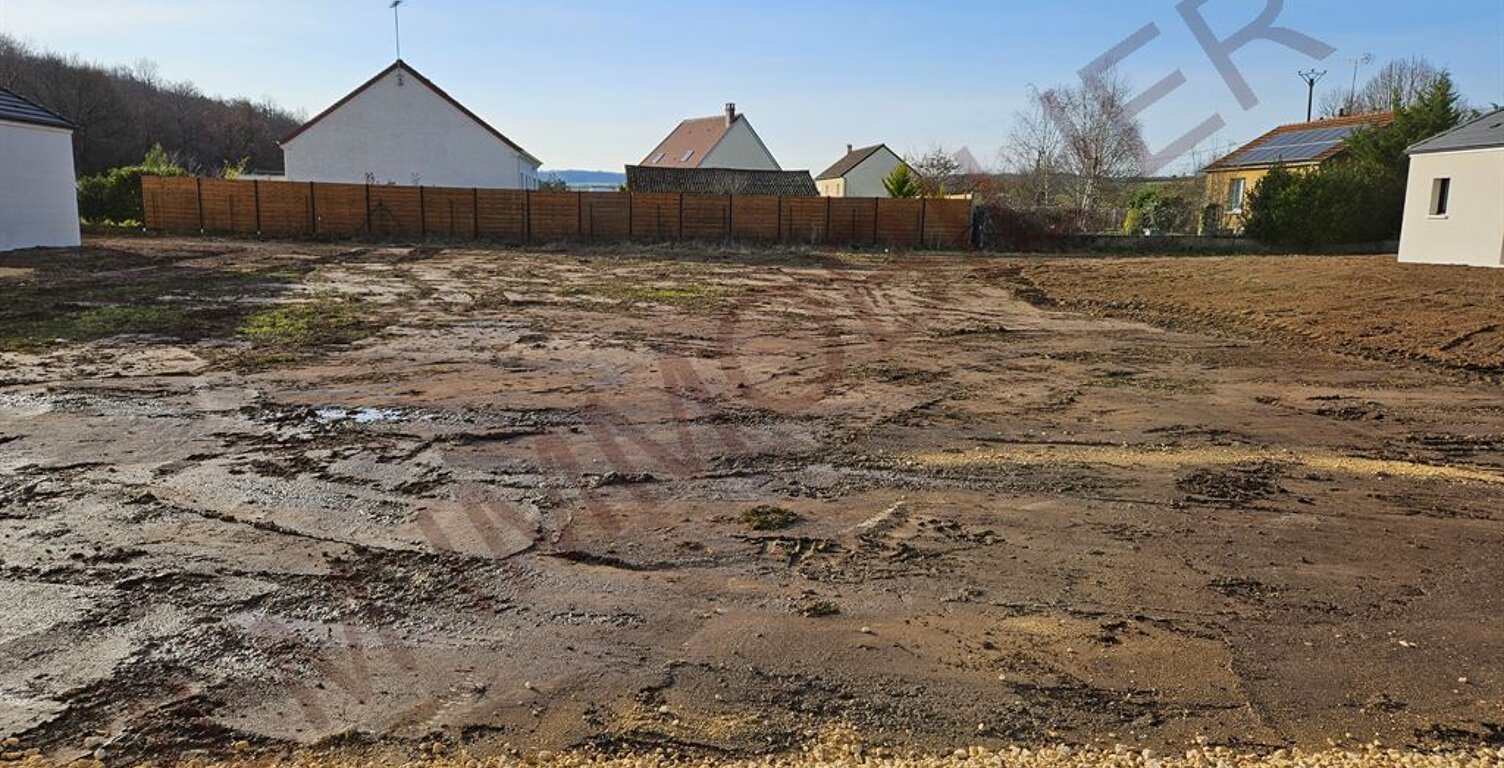 TERRAIN A BATIR 855M² PLAT EN SECONDE LIGNE YONNE — photo 1