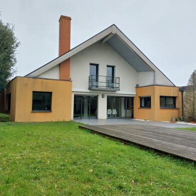 Maison 7 pièces 242 m²