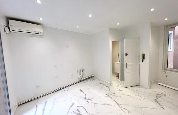 CANNES CENTRE BANANE T2 REFAIT A NEUF DE 41M2 — photo 3