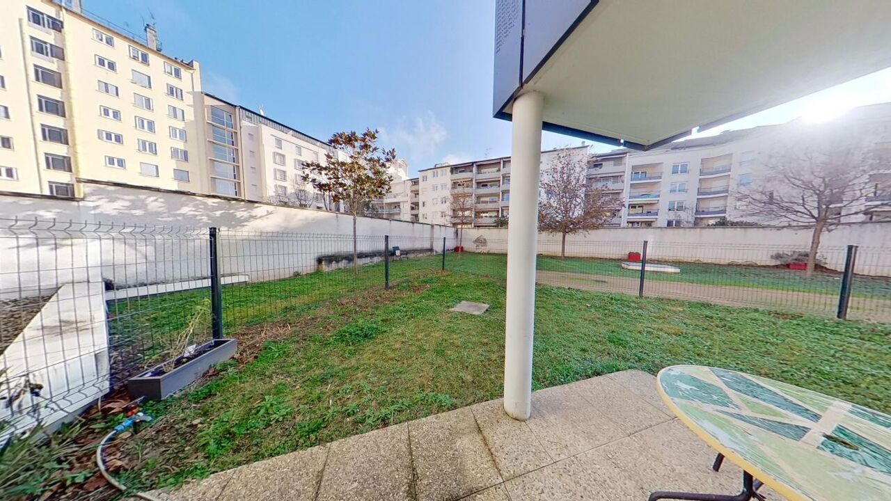 appartement 2 pièces 55 m2 à vendre à Lyon 8 (69008)