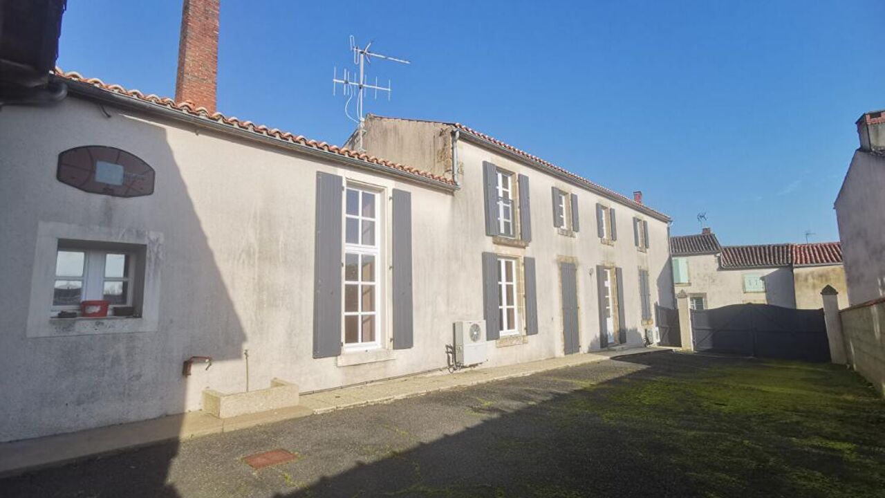 maison 6 pièces 120 m2 à vendre à Fontenay-le-Comte (85200)