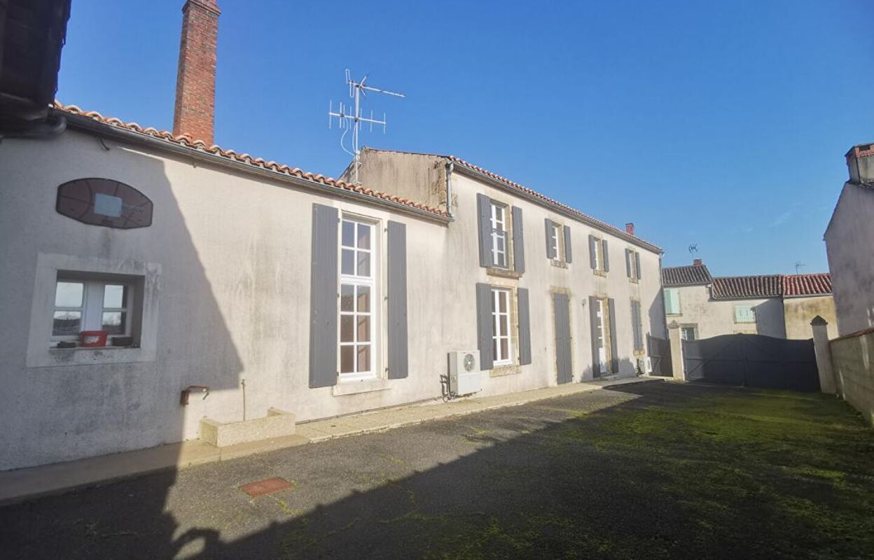 maison 6 pièces 120 m2 à vendre à Fontenay-le-Comte (85200)