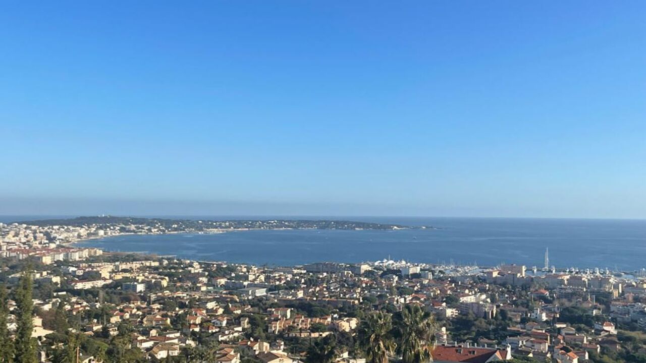 maison 5 pièces 231 m2 à vendre à Golfe-Juan (06220)