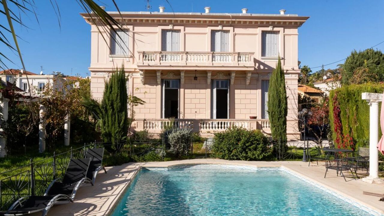 maison 10 pièces 375 m2 à vendre à Nice (06100)