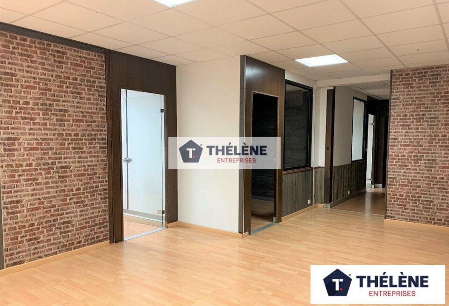 BUREAUX à LOUER — photo 1