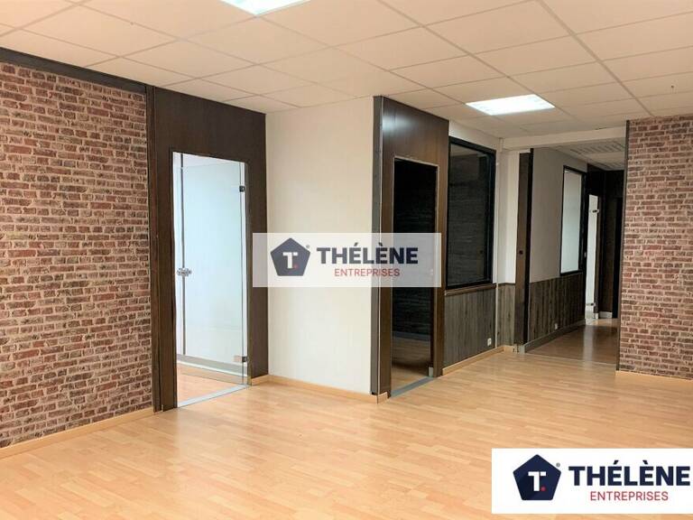 BUREAUX à LOUER — photo 1
