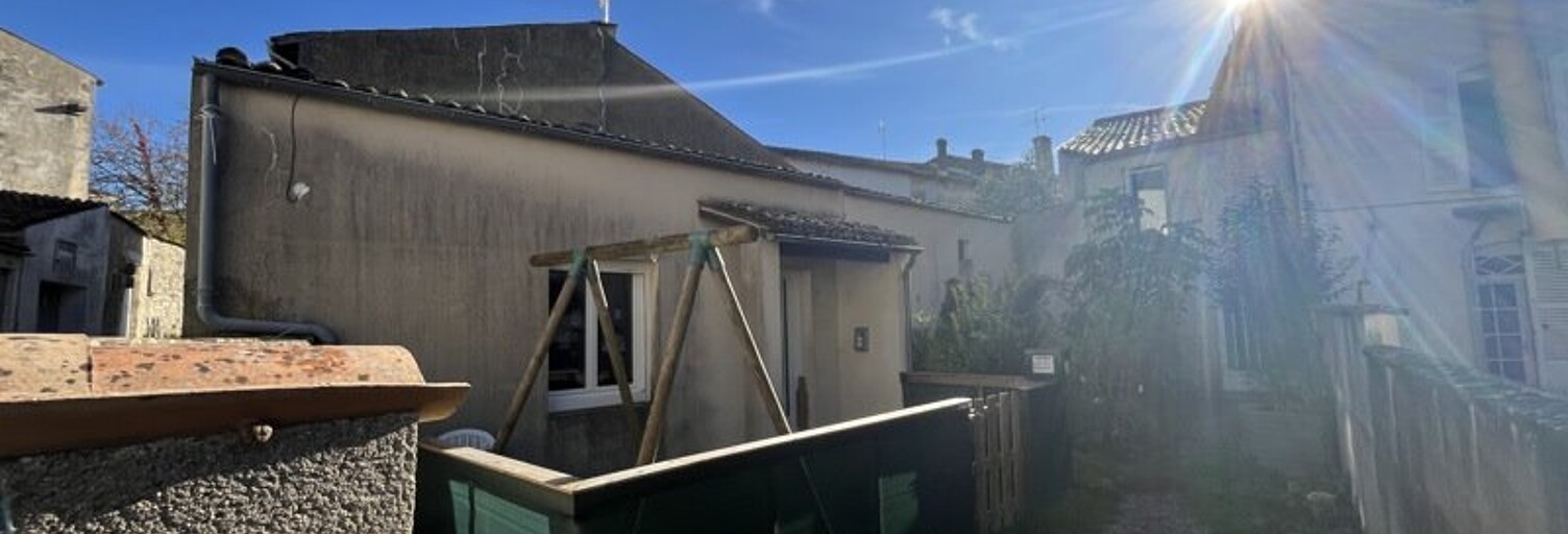 Immeuble   m² à vendre à Saint-Jean-d'Angély (17400)