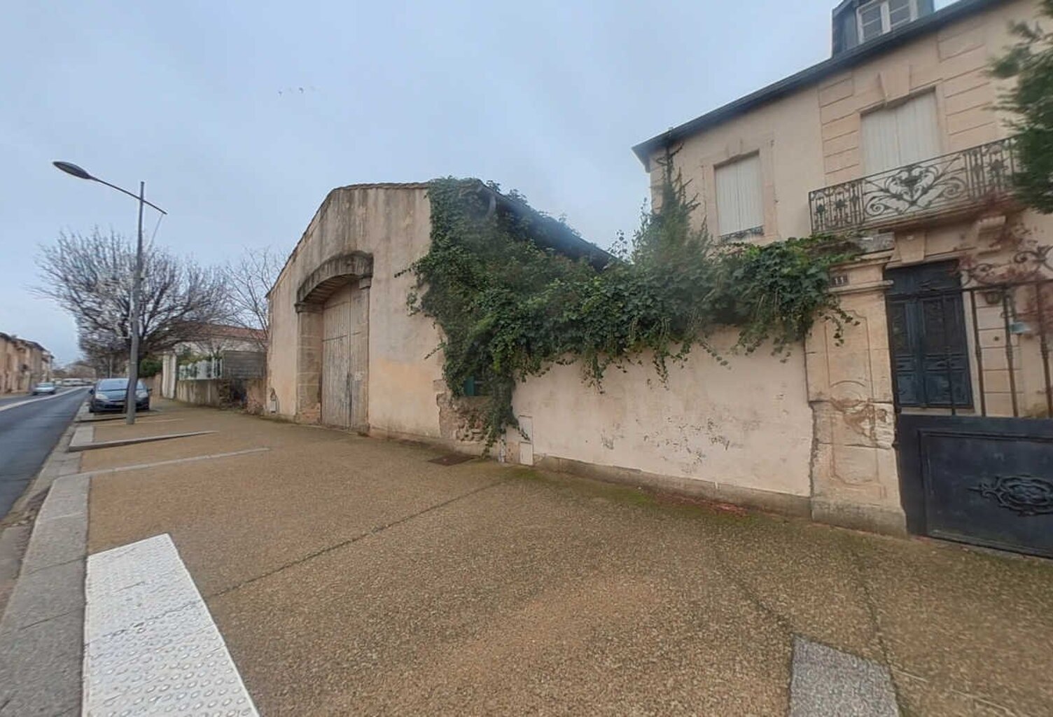 Grande maison de caractère avec grange à rénover près de Pezenas — photo 1