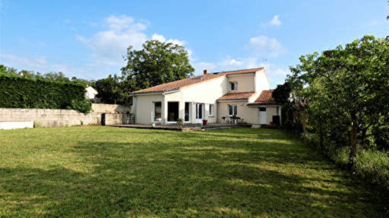 maison 4 pièces 177 m2 à vendre à Saint-Cyr (86130)