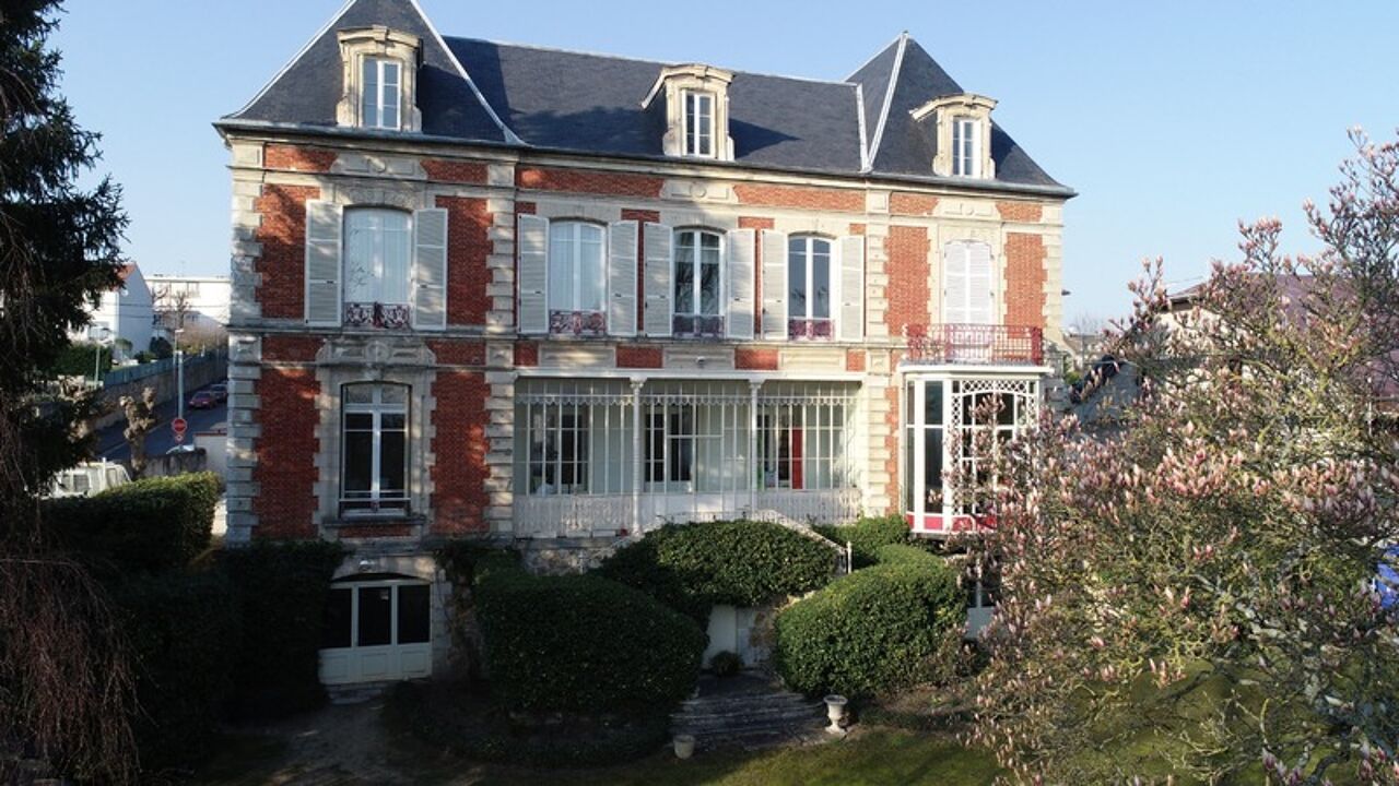 maison 25 pièces 750 m2 à vendre à Château-Thierry (02400)