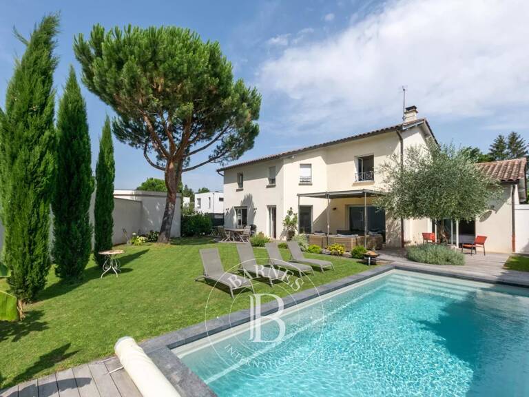 Tassin-La-Demi-Lune - Bourg - Maison familiale de 239 m² - Terrain de 730 m² - Garage - Piscine - 5 chambres — photo 1