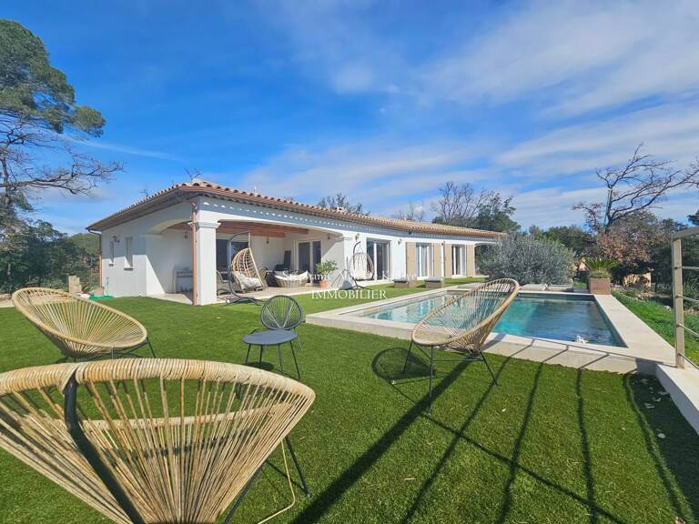 Villa de plain-pied  167 m², 4 chambres, piscine 4000m² de Jardin. — photo 1